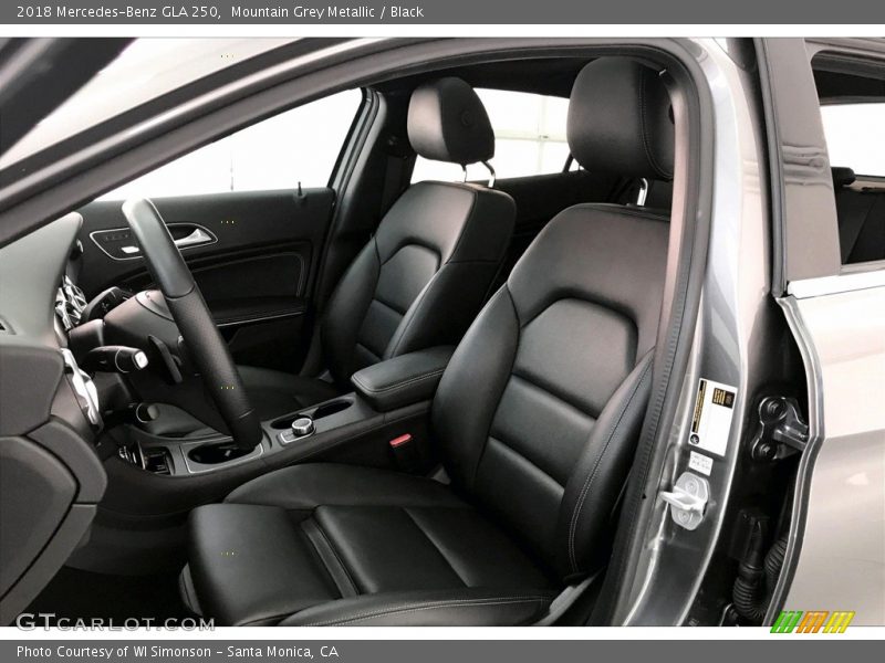 Mountain Grey Metallic / Black 2018 Mercedes-Benz GLA 250