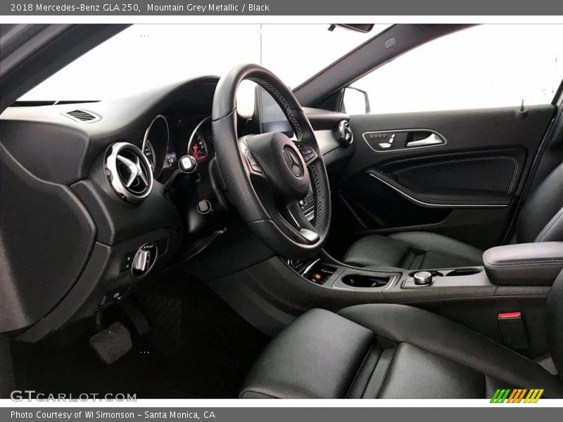 Mountain Grey Metallic / Black 2018 Mercedes-Benz GLA 250
