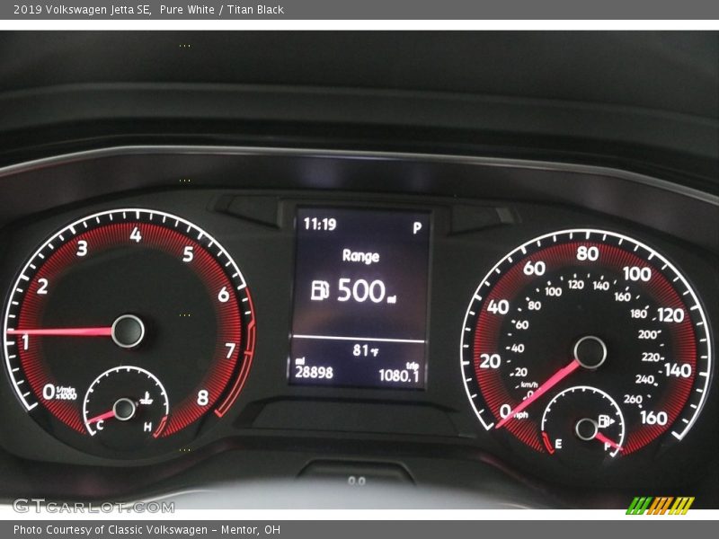 Pure White / Titan Black 2019 Volkswagen Jetta SE