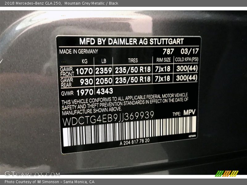Mountain Grey Metallic / Black 2018 Mercedes-Benz GLA 250