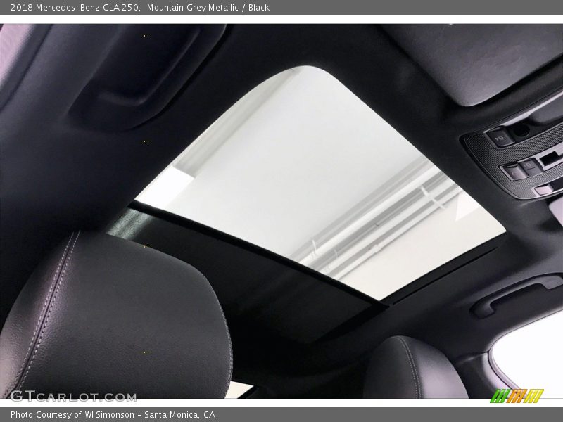 Mountain Grey Metallic / Black 2018 Mercedes-Benz GLA 250