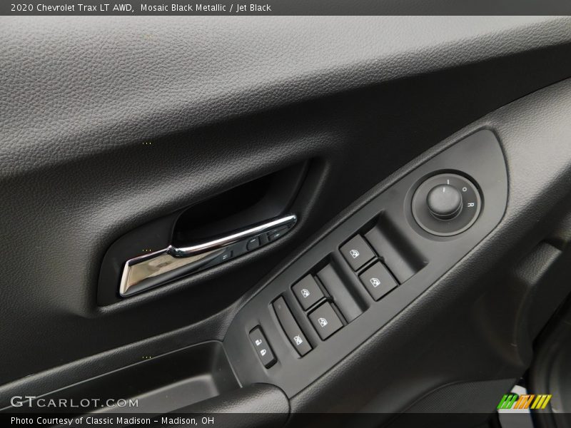 Mosaic Black Metallic / Jet Black 2020 Chevrolet Trax LT AWD