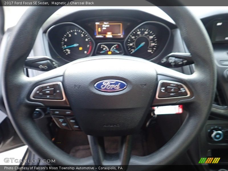 Magnetic / Charcoal Black 2017 Ford Focus SE Sedan