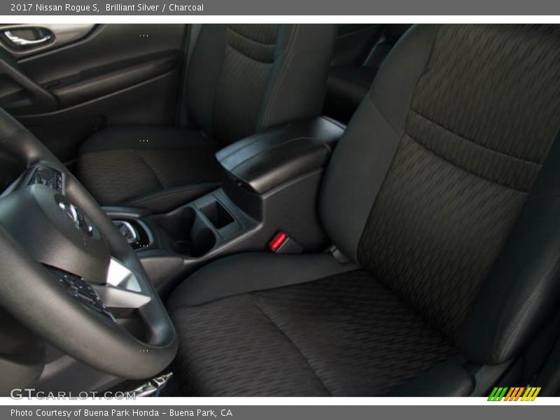 Brilliant Silver / Charcoal 2017 Nissan Rogue S