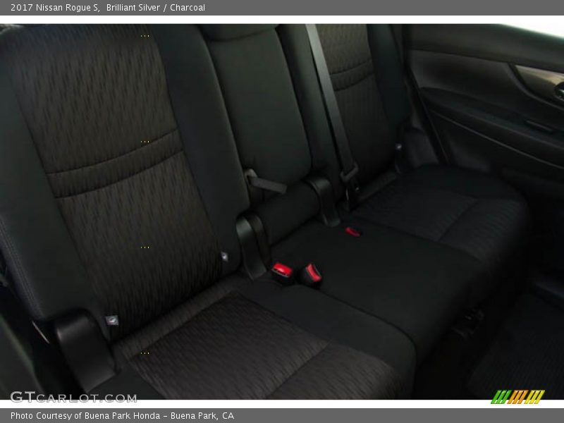 Brilliant Silver / Charcoal 2017 Nissan Rogue S