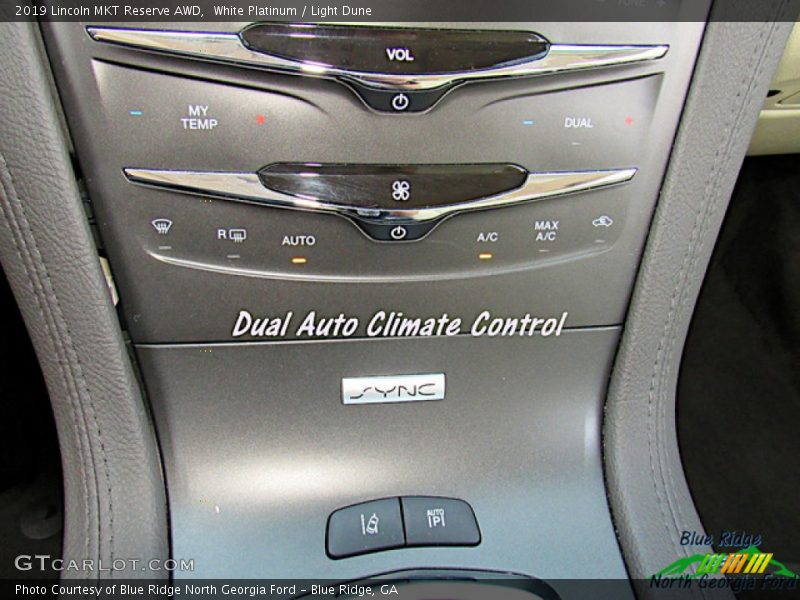 White Platinum / Light Dune 2019 Lincoln MKT Reserve AWD
