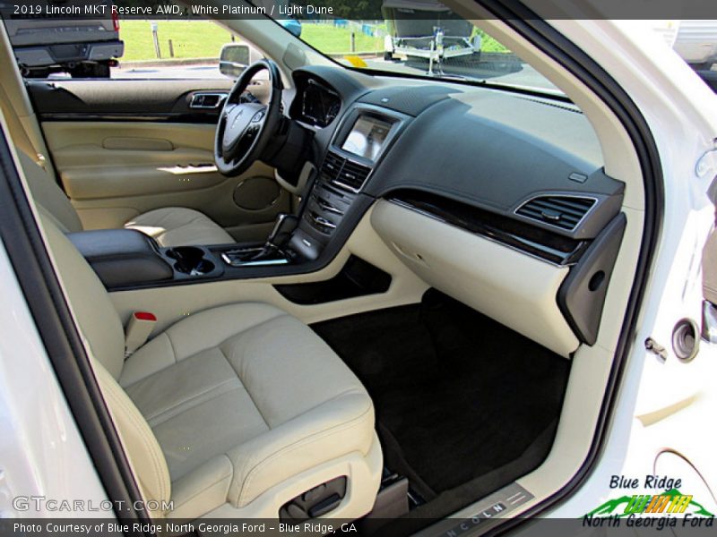 White Platinum / Light Dune 2019 Lincoln MKT Reserve AWD