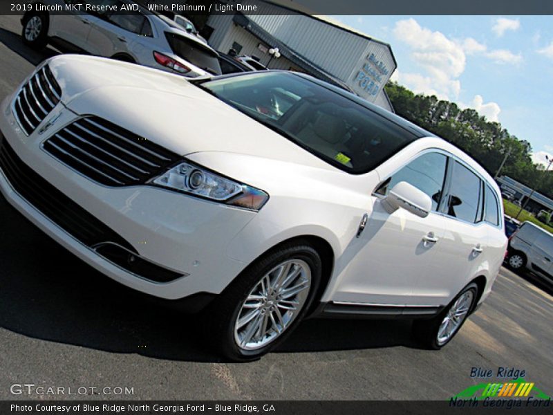 White Platinum / Light Dune 2019 Lincoln MKT Reserve AWD