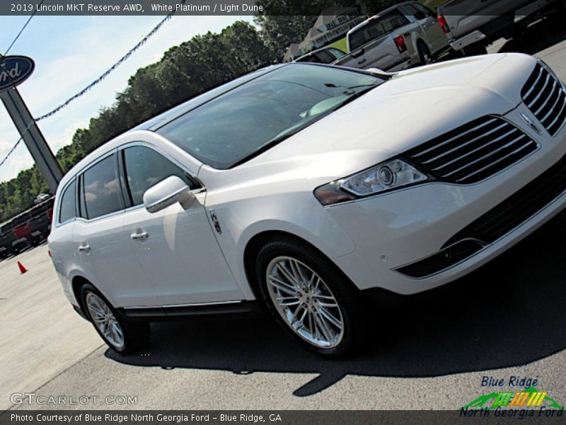 White Platinum / Light Dune 2019 Lincoln MKT Reserve AWD