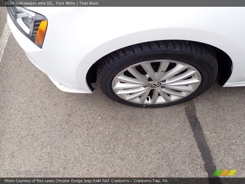 Pure White / Titan Black 2016 Volkswagen Jetta SEL