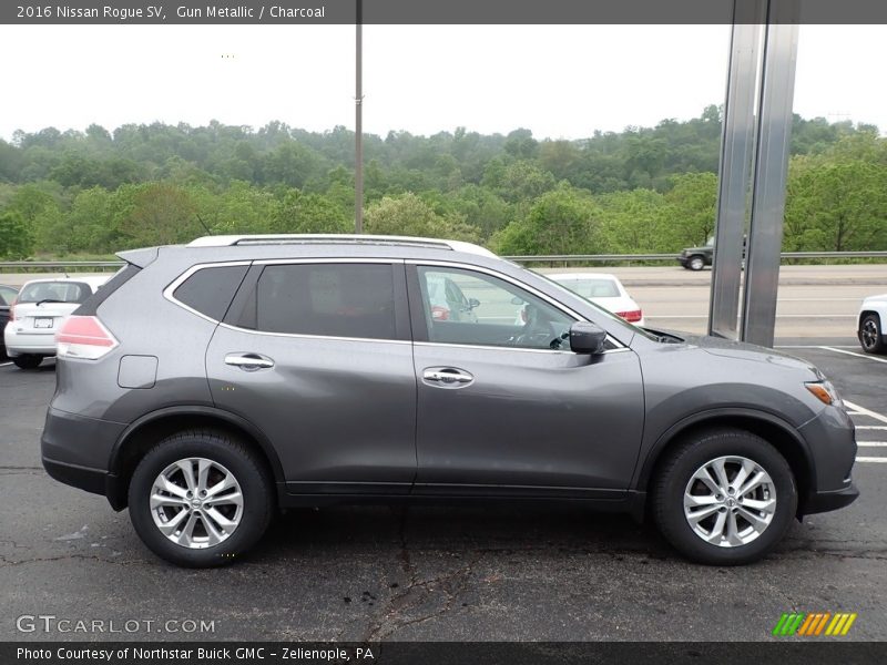  2016 Rogue SV Gun Metallic