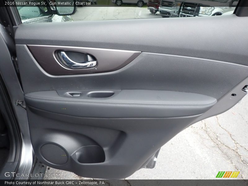 Door Panel of 2016 Rogue SV
