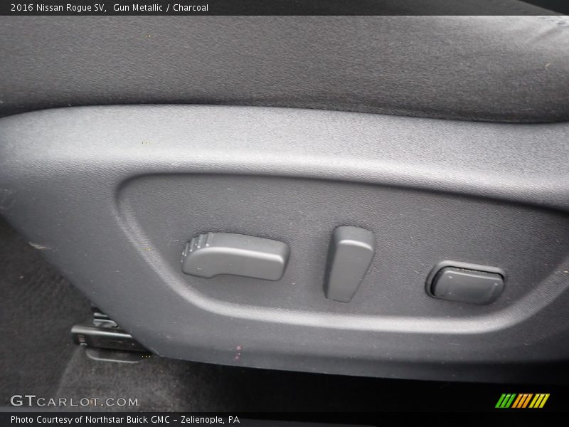 Front Seat of 2016 Rogue SV