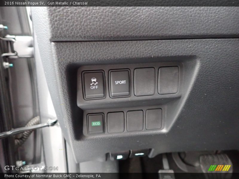 Gun Metallic / Charcoal 2016 Nissan Rogue SV