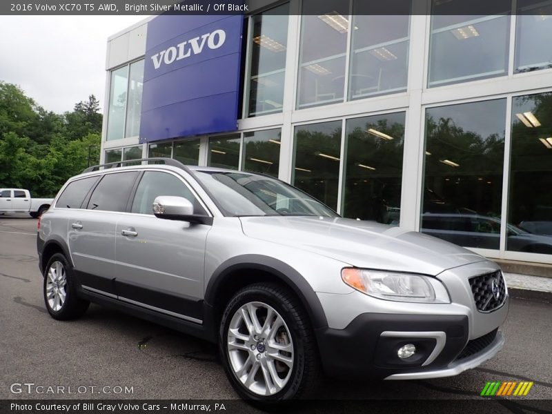 Front 3/4 View of 2016 XC70 T5 AWD