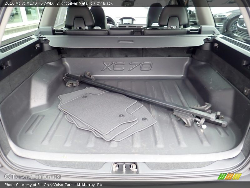 Bright Silver Metallic / Off Black 2016 Volvo XC70 T5 AWD