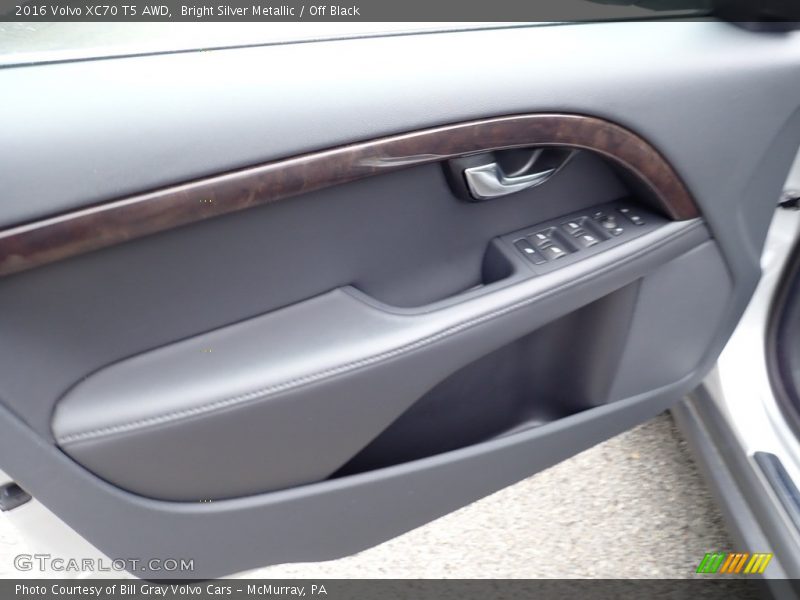 Bright Silver Metallic / Off Black 2016 Volvo XC70 T5 AWD