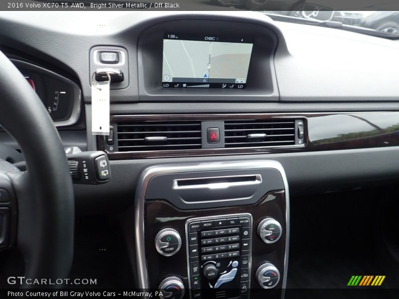Bright Silver Metallic / Off Black 2016 Volvo XC70 T5 AWD