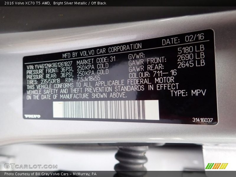 Bright Silver Metallic / Off Black 2016 Volvo XC70 T5 AWD