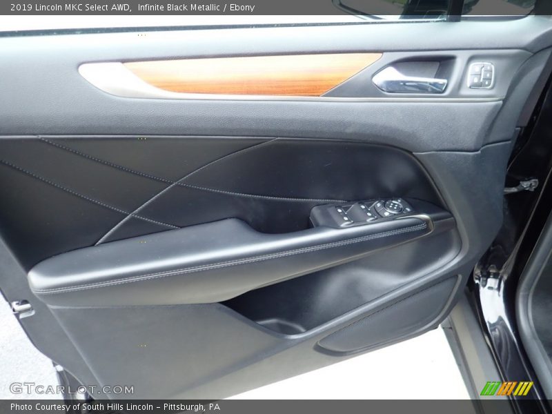Infinite Black Metallic / Ebony 2019 Lincoln MKC Select AWD