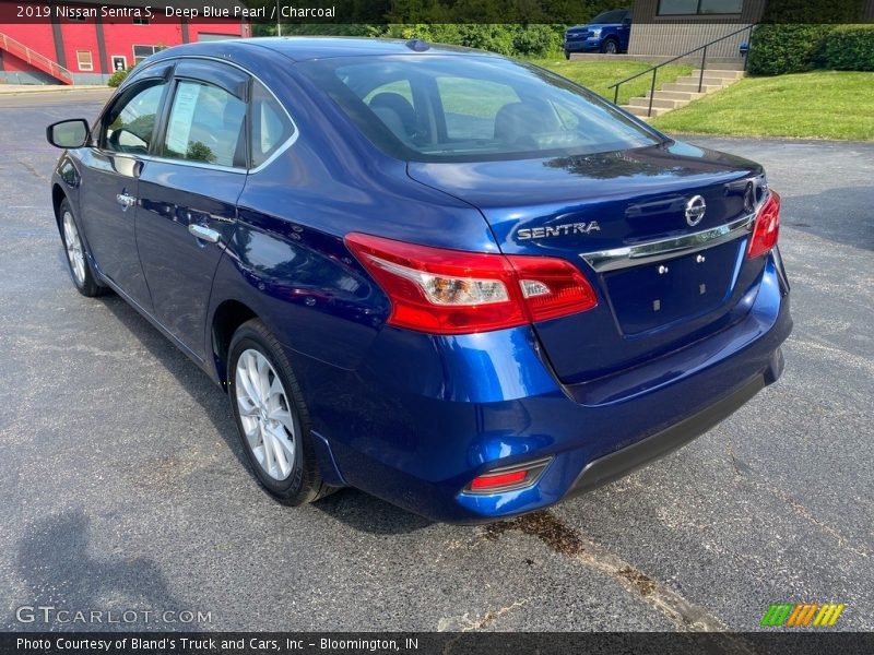 Deep Blue Pearl / Charcoal 2019 Nissan Sentra S