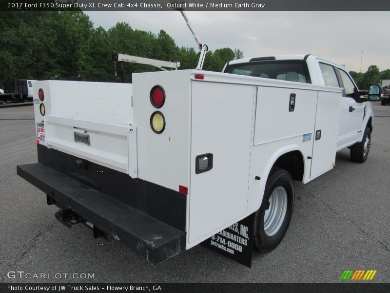 Oxford White / Medium Earth Gray 2017 Ford F350 Super Duty XL Crew Cab 4x4 Chassis