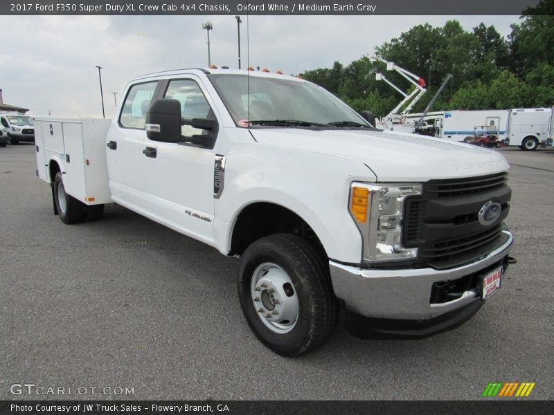 Oxford White / Medium Earth Gray 2017 Ford F350 Super Duty XL Crew Cab 4x4 Chassis
