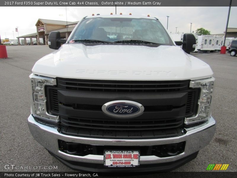 Oxford White / Medium Earth Gray 2017 Ford F350 Super Duty XL Crew Cab 4x4 Chassis