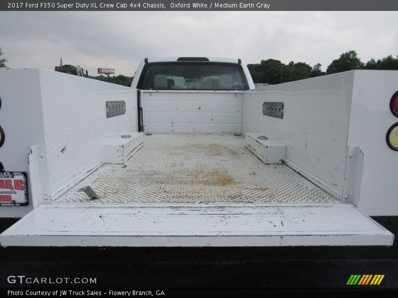 Oxford White / Medium Earth Gray 2017 Ford F350 Super Duty XL Crew Cab 4x4 Chassis