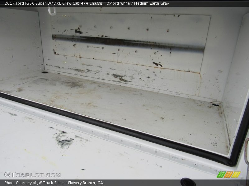 Oxford White / Medium Earth Gray 2017 Ford F350 Super Duty XL Crew Cab 4x4 Chassis