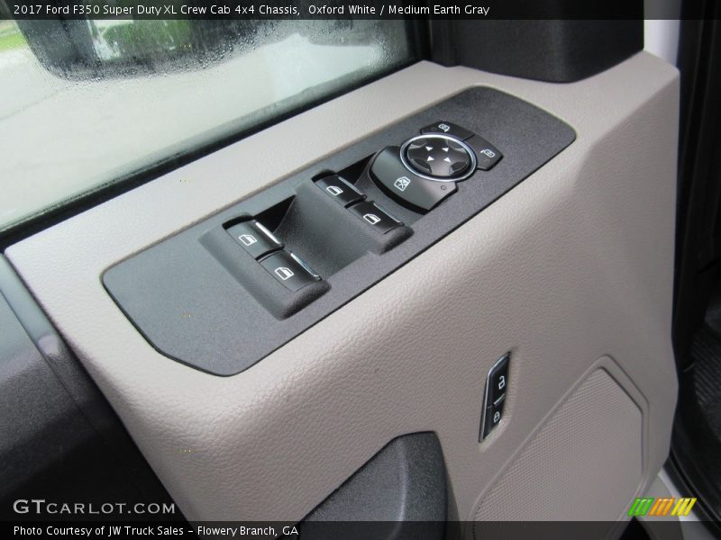 Oxford White / Medium Earth Gray 2017 Ford F350 Super Duty XL Crew Cab 4x4 Chassis