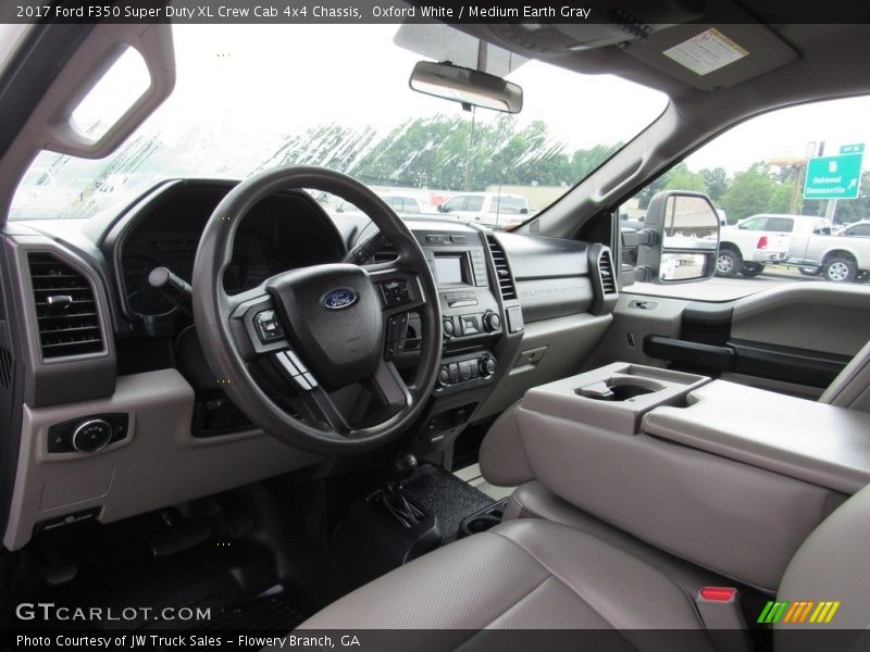Oxford White / Medium Earth Gray 2017 Ford F350 Super Duty XL Crew Cab 4x4 Chassis