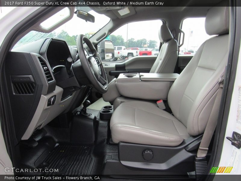 Oxford White / Medium Earth Gray 2017 Ford F350 Super Duty XL Crew Cab 4x4 Chassis