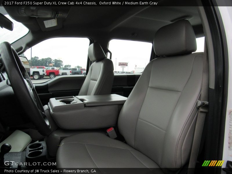 Oxford White / Medium Earth Gray 2017 Ford F350 Super Duty XL Crew Cab 4x4 Chassis