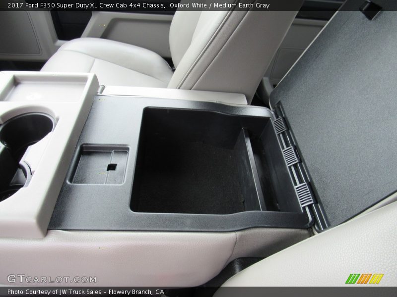 Oxford White / Medium Earth Gray 2017 Ford F350 Super Duty XL Crew Cab 4x4 Chassis