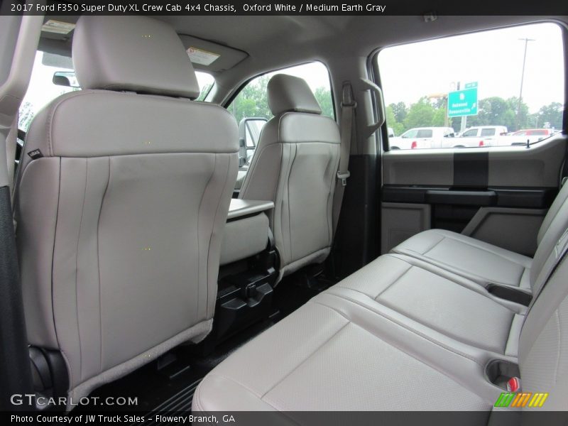 Oxford White / Medium Earth Gray 2017 Ford F350 Super Duty XL Crew Cab 4x4 Chassis