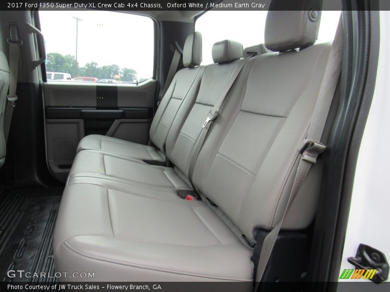 Oxford White / Medium Earth Gray 2017 Ford F350 Super Duty XL Crew Cab 4x4 Chassis