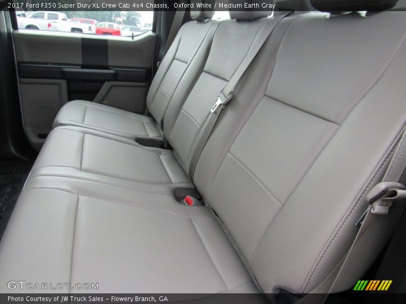 Oxford White / Medium Earth Gray 2017 Ford F350 Super Duty XL Crew Cab 4x4 Chassis