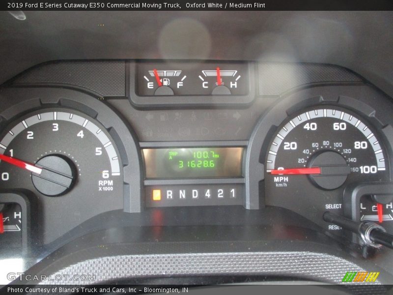 Oxford White / Medium Flint 2019 Ford E Series Cutaway E350 Commercial Moving Truck