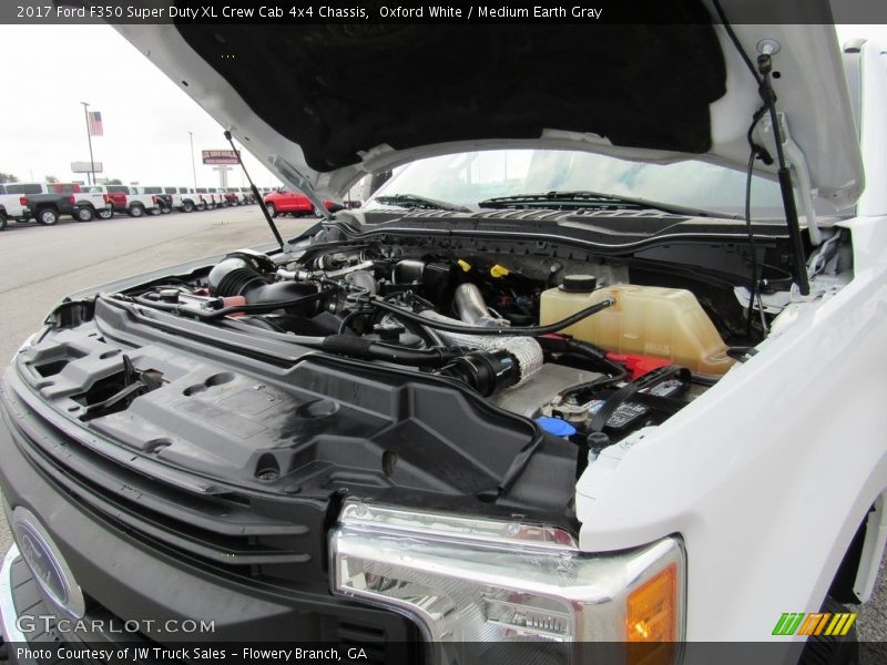 Oxford White / Medium Earth Gray 2017 Ford F350 Super Duty XL Crew Cab 4x4 Chassis