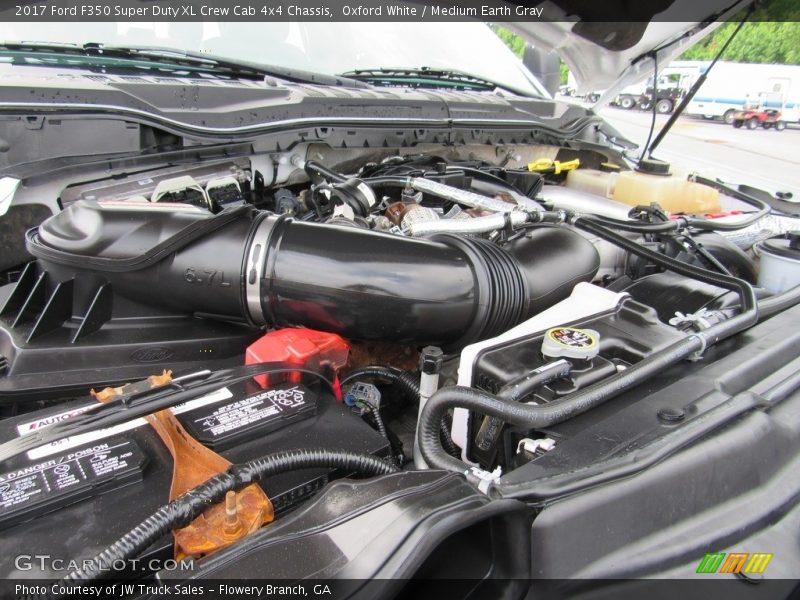 Oxford White / Medium Earth Gray 2017 Ford F350 Super Duty XL Crew Cab 4x4 Chassis