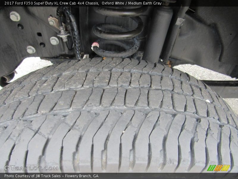 Oxford White / Medium Earth Gray 2017 Ford F350 Super Duty XL Crew Cab 4x4 Chassis