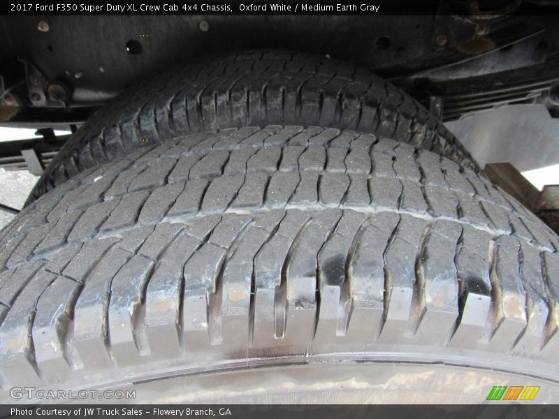Oxford White / Medium Earth Gray 2017 Ford F350 Super Duty XL Crew Cab 4x4 Chassis