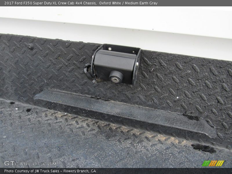 Oxford White / Medium Earth Gray 2017 Ford F350 Super Duty XL Crew Cab 4x4 Chassis