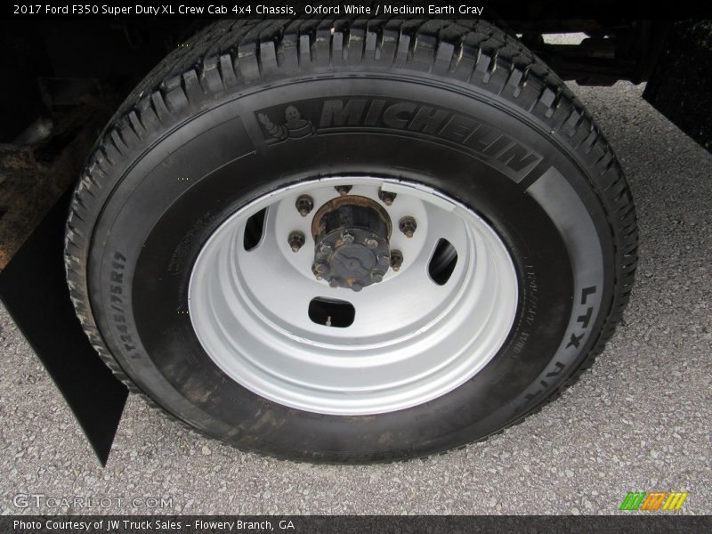 Oxford White / Medium Earth Gray 2017 Ford F350 Super Duty XL Crew Cab 4x4 Chassis