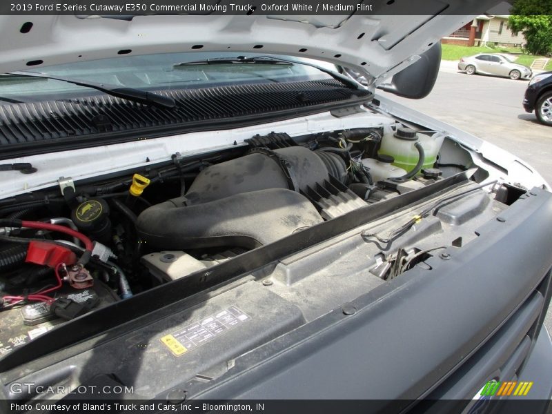 Oxford White / Medium Flint 2019 Ford E Series Cutaway E350 Commercial Moving Truck