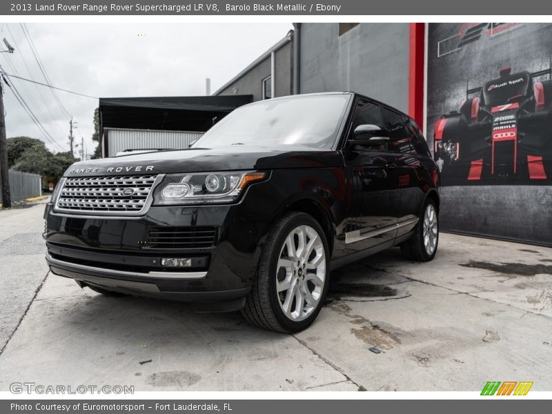 Front 3/4 View of 2013 Range Rover Supercharged LR V8