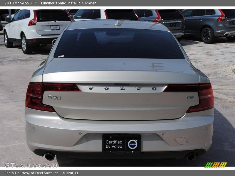 Luminous Sand Metallic / Amber 2018 Volvo S90 T5