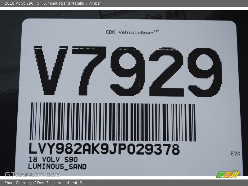 Luminous Sand Metallic / Amber 2018 Volvo S90 T5