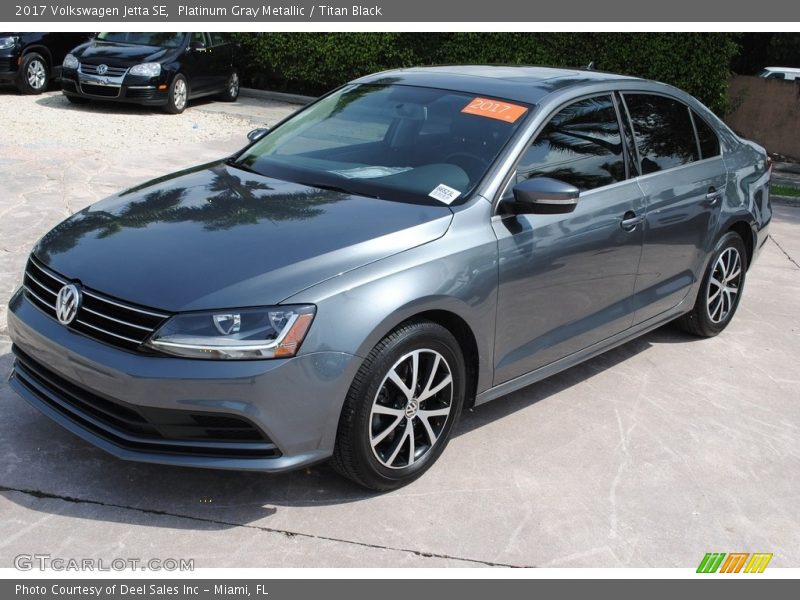 Platinum Gray Metallic / Titan Black 2017 Volkswagen Jetta SE